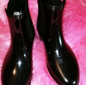 SHE SOLE RAIN BOOTIES